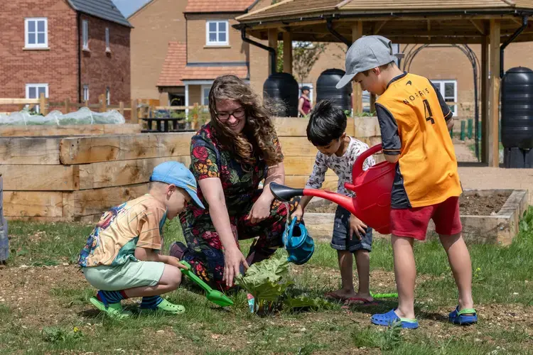 Gardening club volunteers
